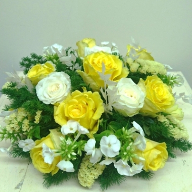Yellow and White Posy Tribute